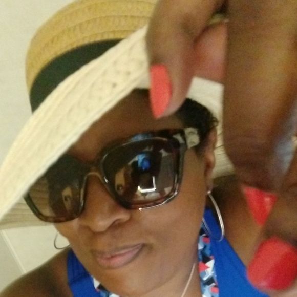 Meet your Posher, Nakeyla - Picture 1 of 1